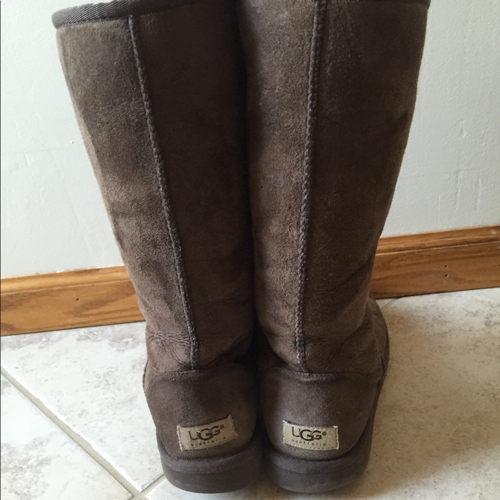 Uggs classic tall brown